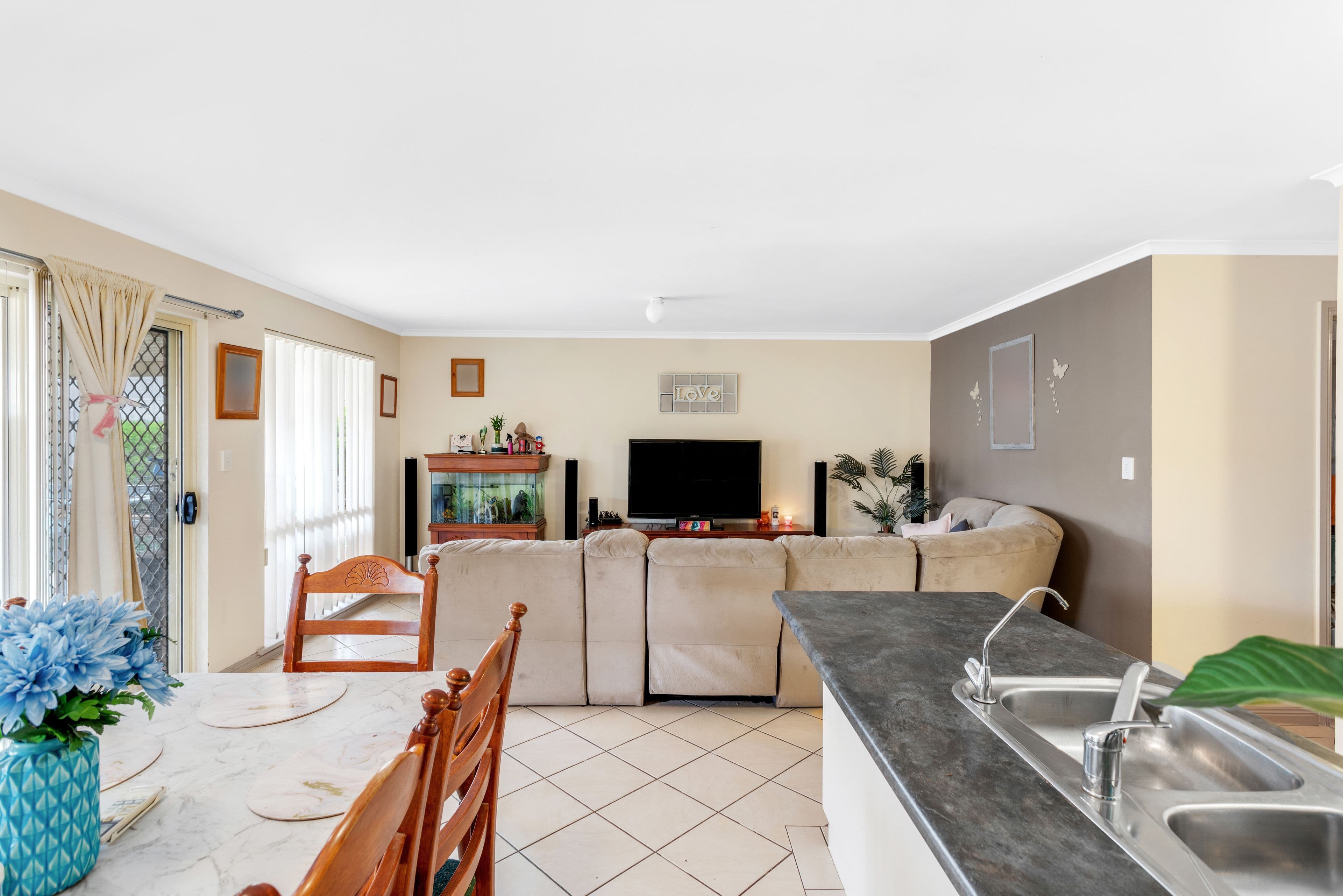 21 Axminster Crescent, Craigmore SA 5114, Craigmore - Thumbnail 3