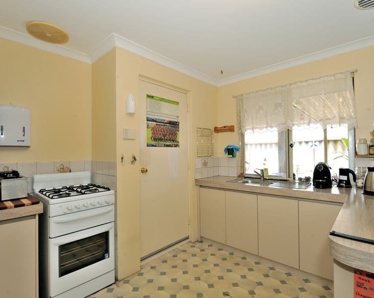 46 Mornington Boulevard, WAIKIKI WA 6169, Waikiki - Thumbnail 3
