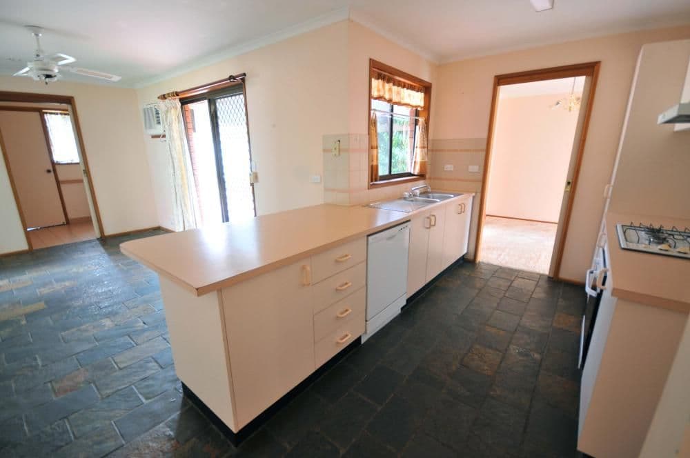 823 Tenbrink Street, GLENROY NSW 2640, Glenroy - Thumbnail 4