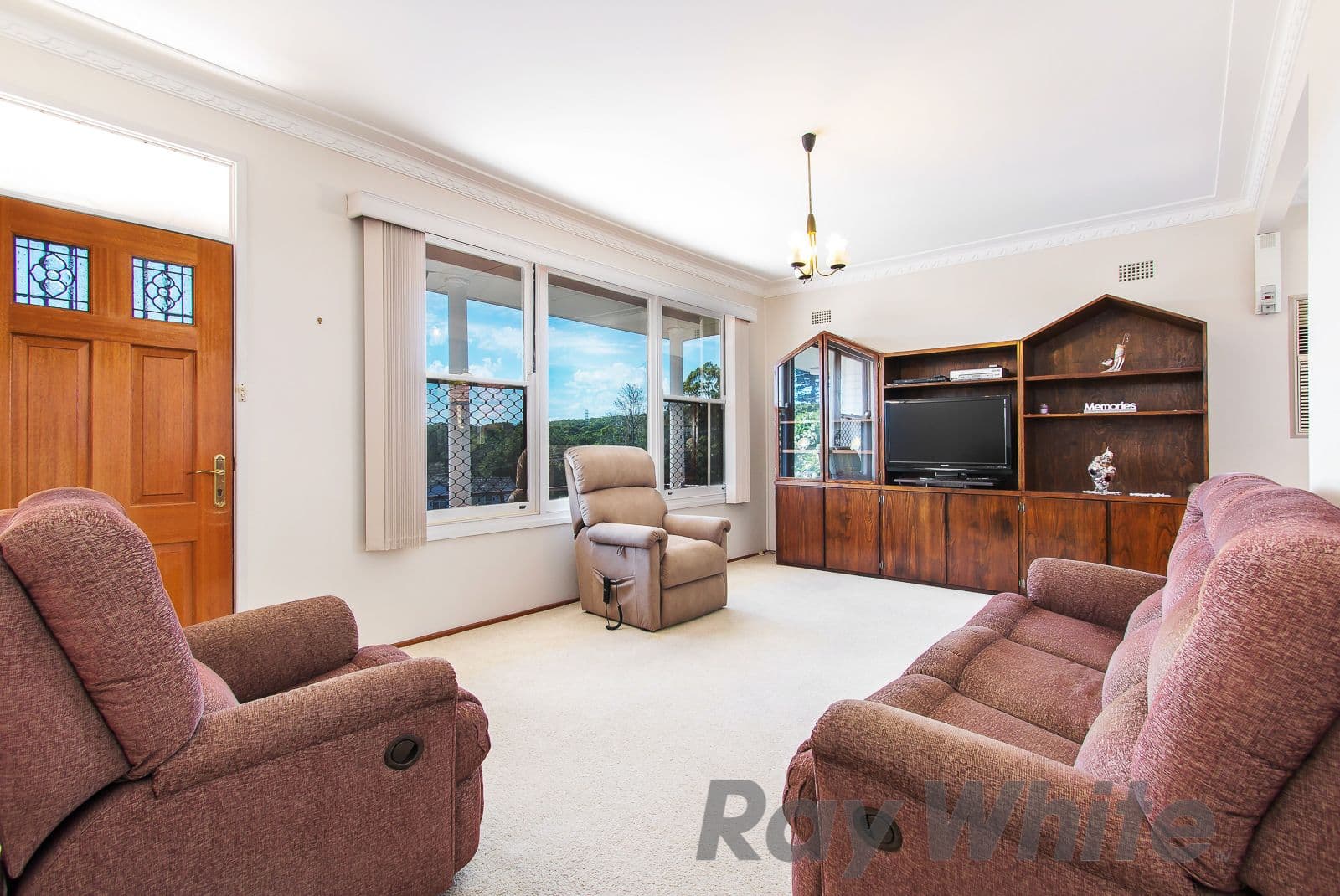 22 Mcdonald Crescent, Charlestown - Thumbnail 2