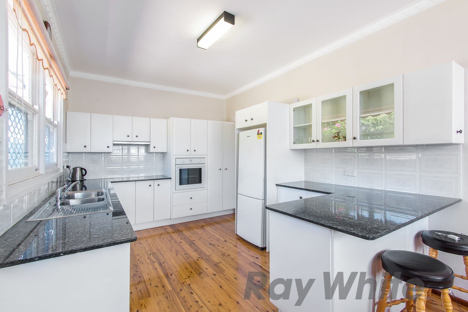 22 Mcdonald Crescent, Charlestown - Thumbnail 3