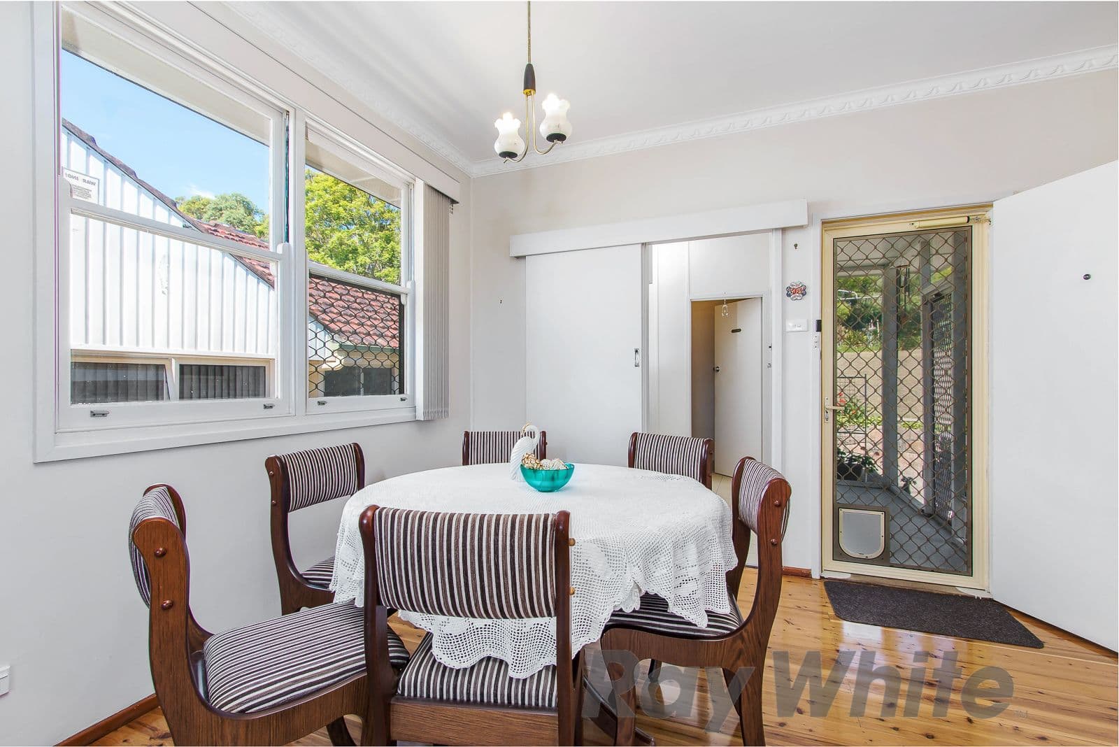 22 Mcdonald Crescent, Charlestown - Thumbnail 4