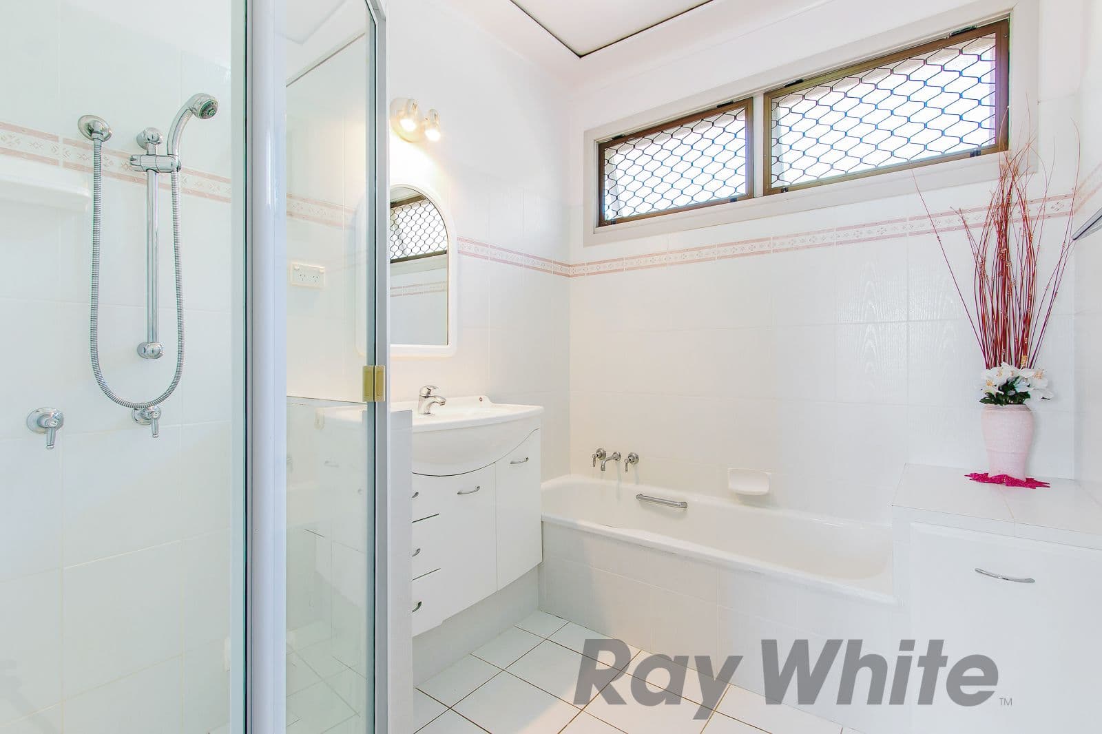 22 Mcdonald Crescent, Charlestown - Thumbnail 8