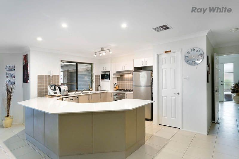 13 Loddon Circuit, Albion Park - Thumbnail 2