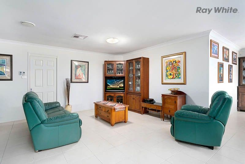 13 Loddon Circuit, Albion Park - Thumbnail 6