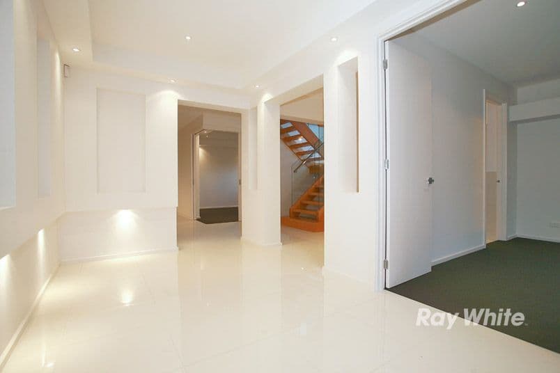 10 Crepe Avenue, CRANBOURNE WEST VIC 3977, Cranbourne West - Thumbnail 5
