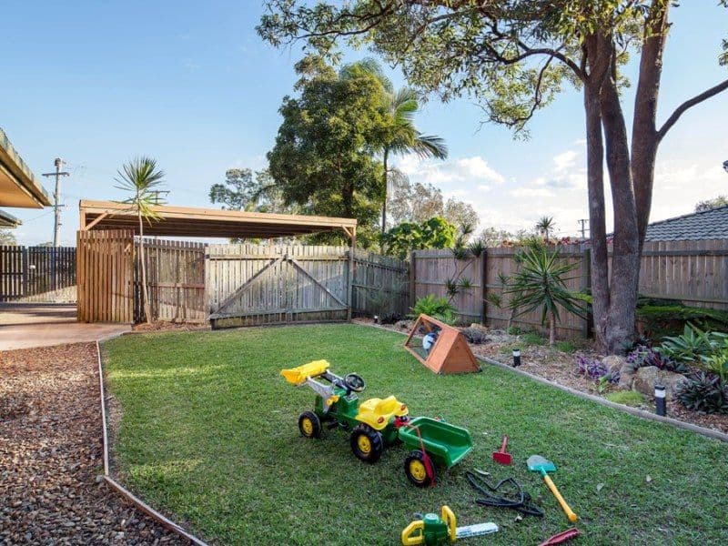 17 Enfield Crescent, BATTERY HILL QLD 4551, Battery Hill - Thumbnail 8