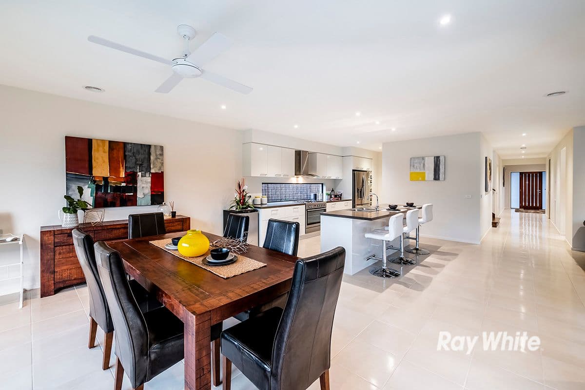44 Blackledge Drive, Clyde North VIC 3978, Clyde North - Thumbnail 3