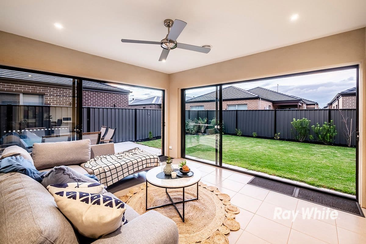 44 Blackledge Drive, Clyde North VIC 3978, Clyde North - Thumbnail 6