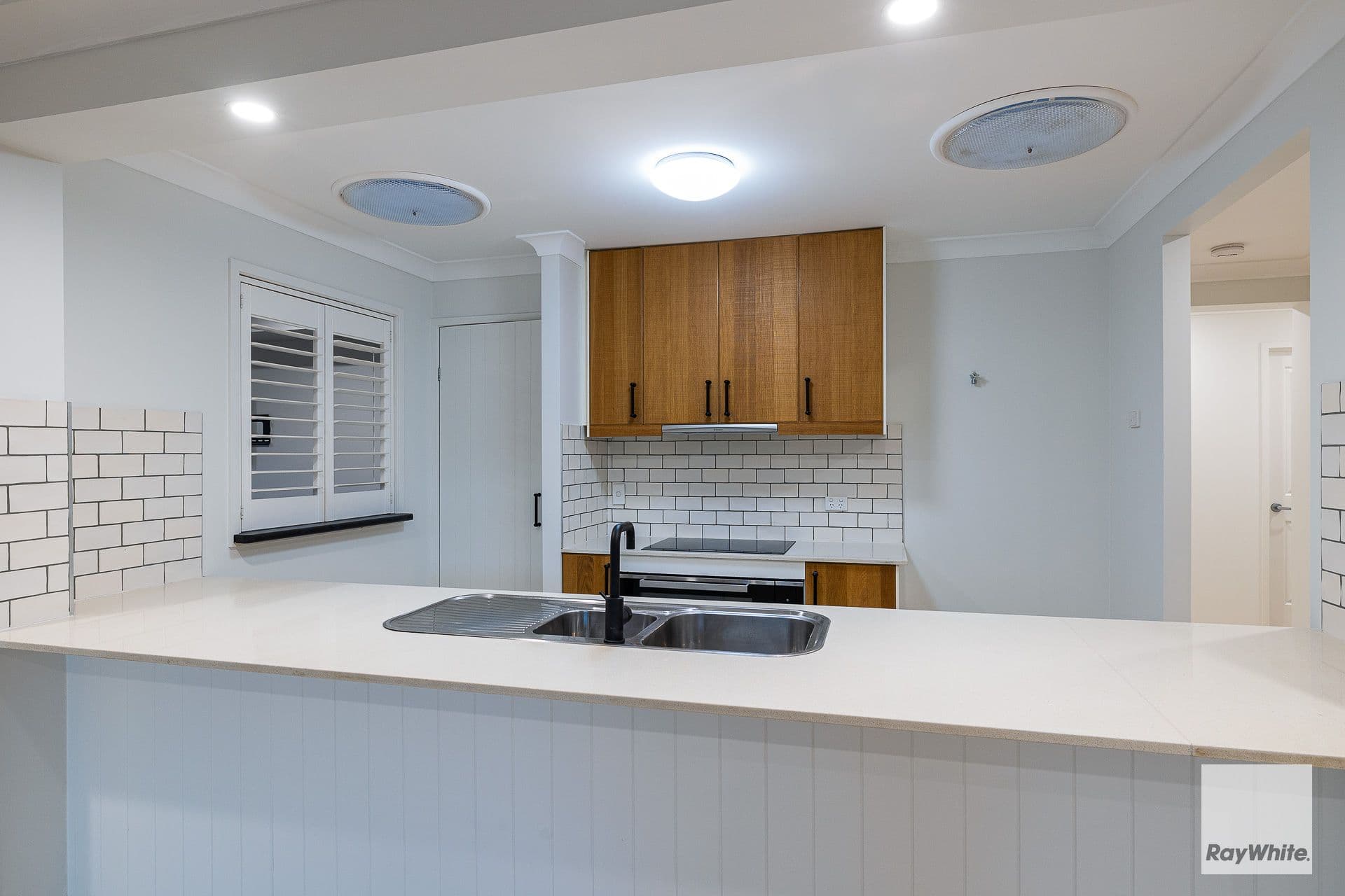 4 Caswell Crescent, Redland Bay QLD 4165, Redland Bay - Thumbnail 6