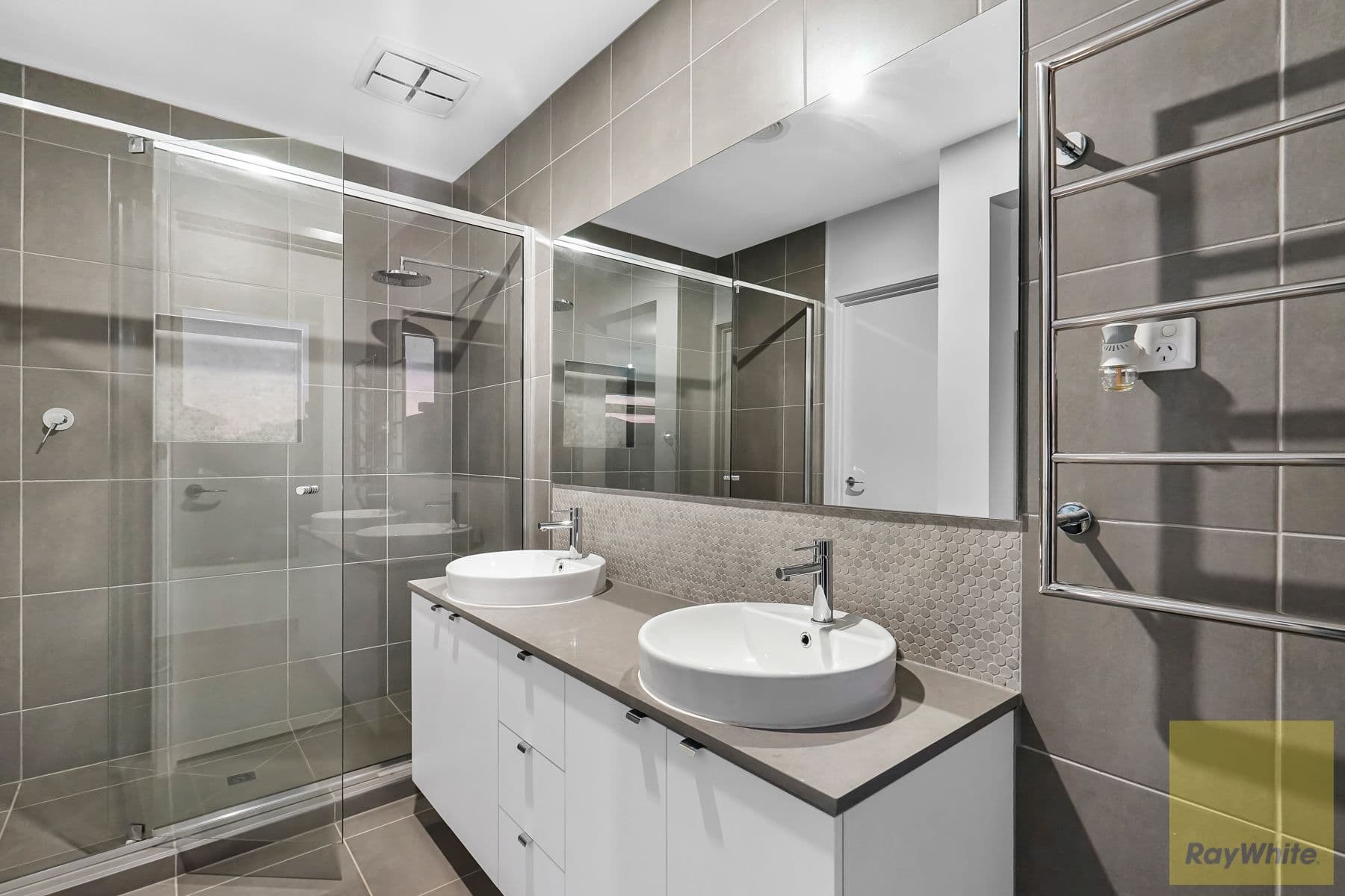 33 Wiltshire Boulevard, THORNHILL PARK VIC 3335, Thornhill Park - Thumbnail 5