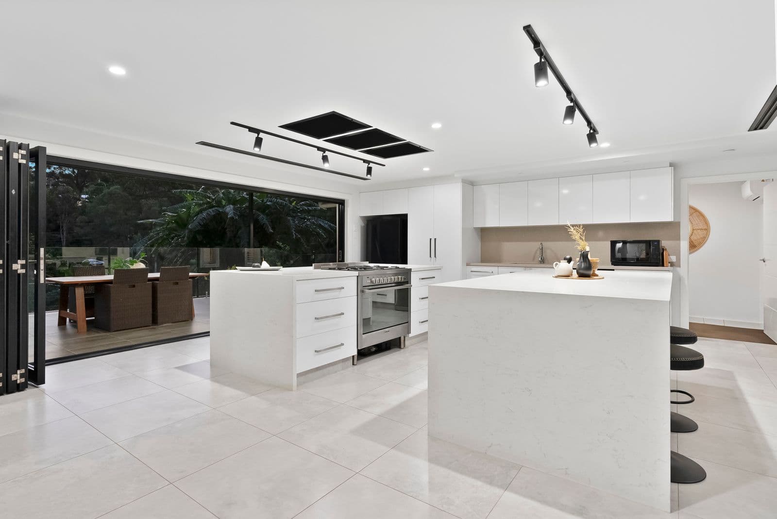 83 Tallai Road, Tallai QLD 4213, Tallai - Thumbnail 8