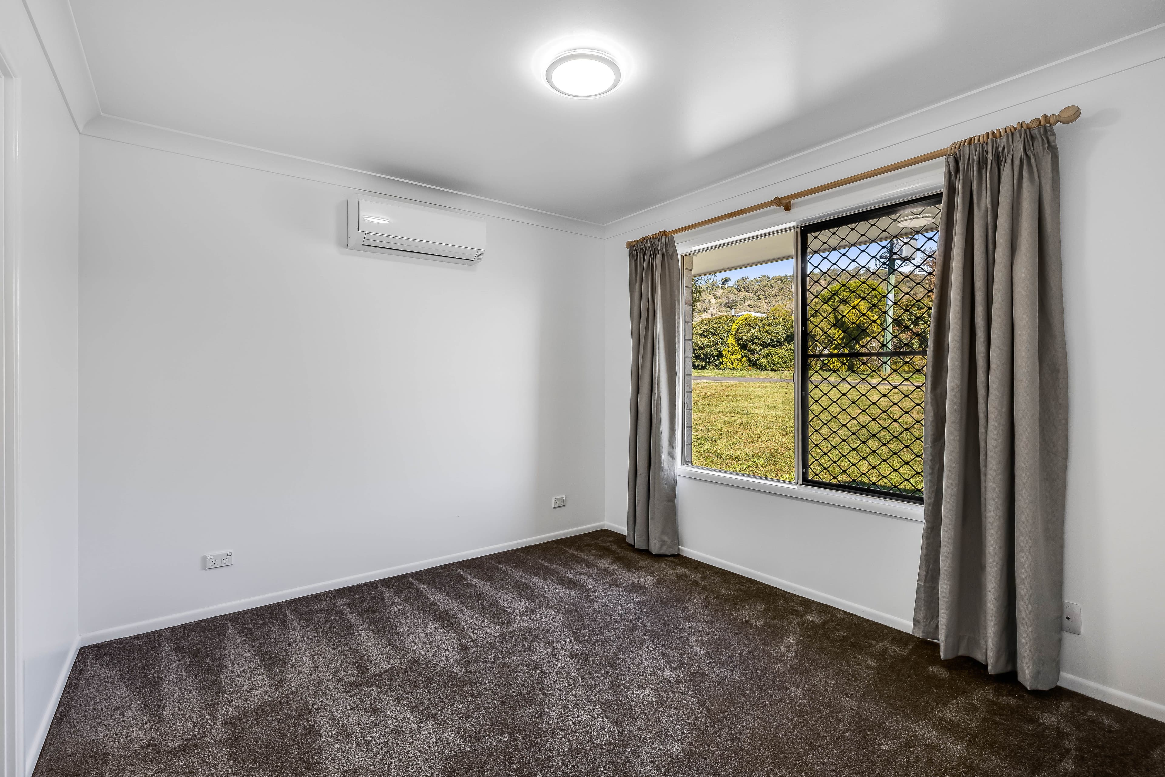 8 Binnie Street, Greenmount QLD 4359, Greenmount - Thumbnail 6