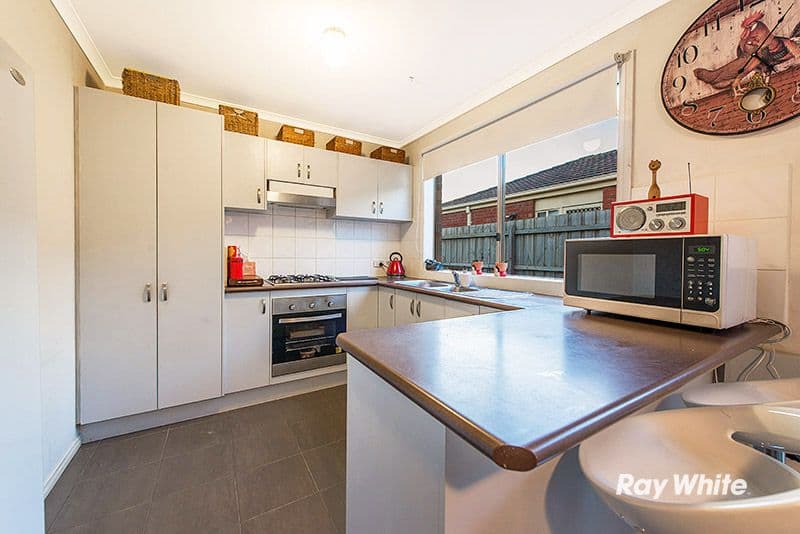 5 Calais Circuit, Cranbourne West VIC 3977, Cranbourne West - Thumbnail 2