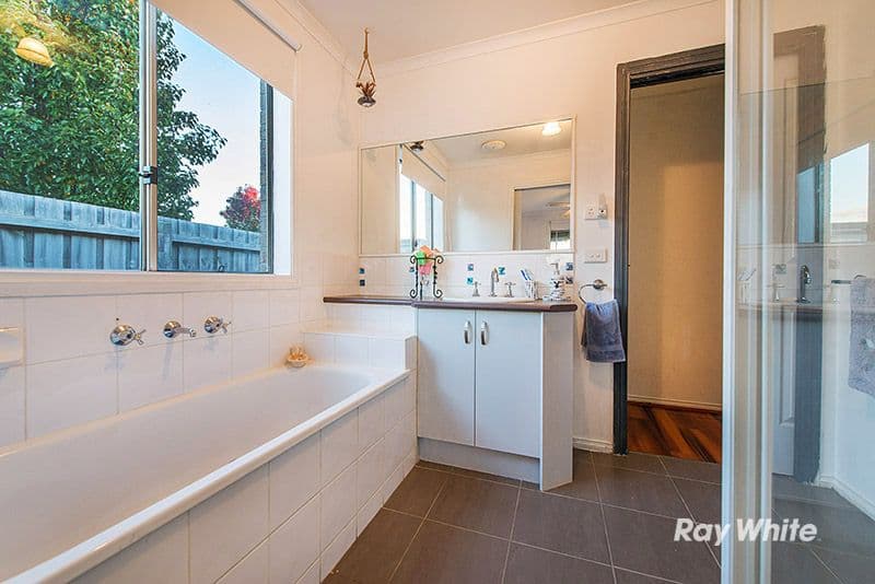 5 Calais Circuit, Cranbourne West VIC 3977, Cranbourne West - Thumbnail 7