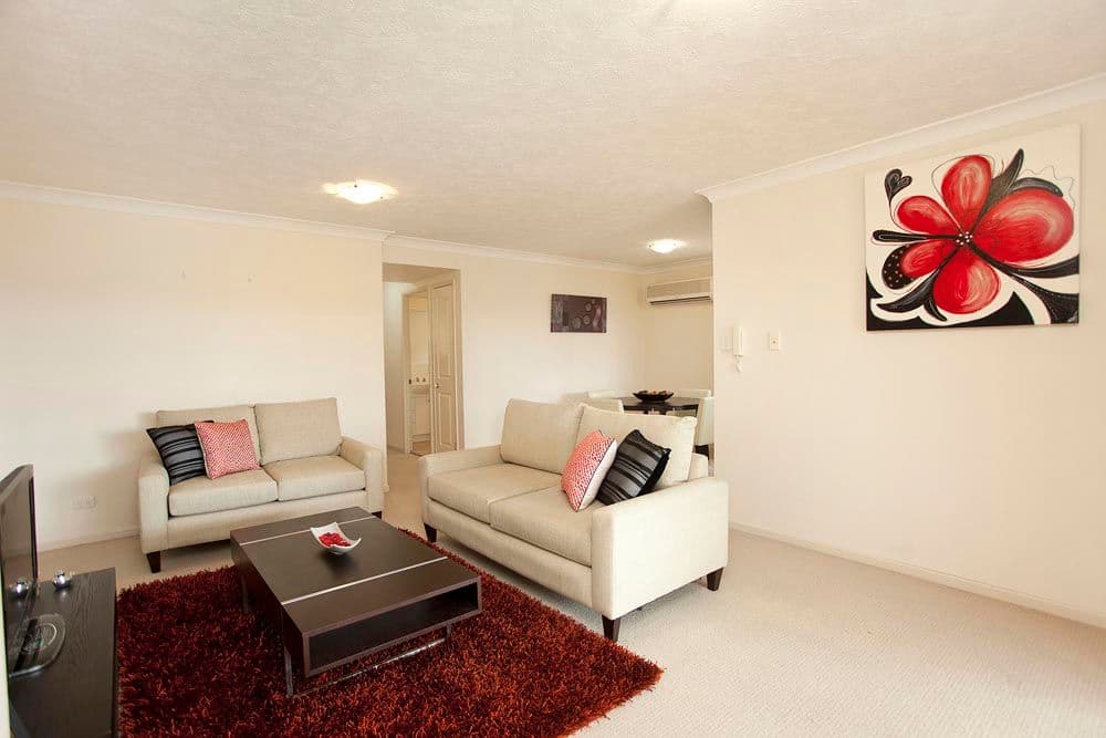 18 Dorinda Street, GREENSLOPES QLD 4120, Greenslopes - Thumbnail 2