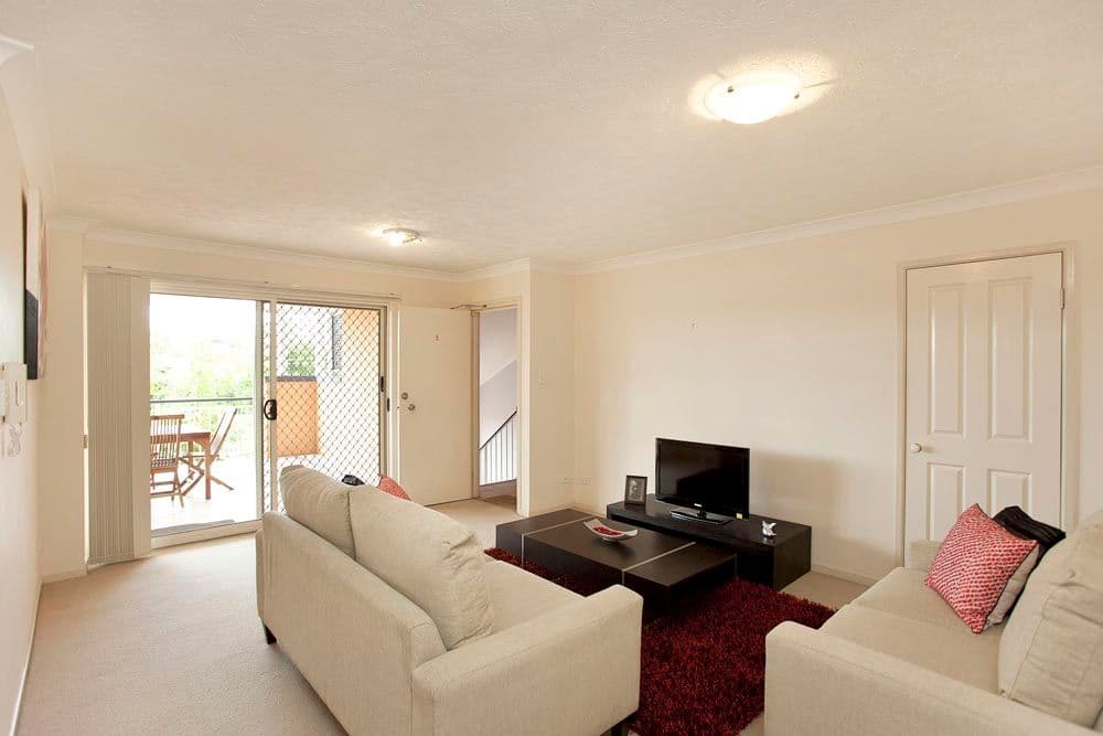 18 Dorinda Street, GREENSLOPES QLD 4120, Greenslopes - Thumbnail 4