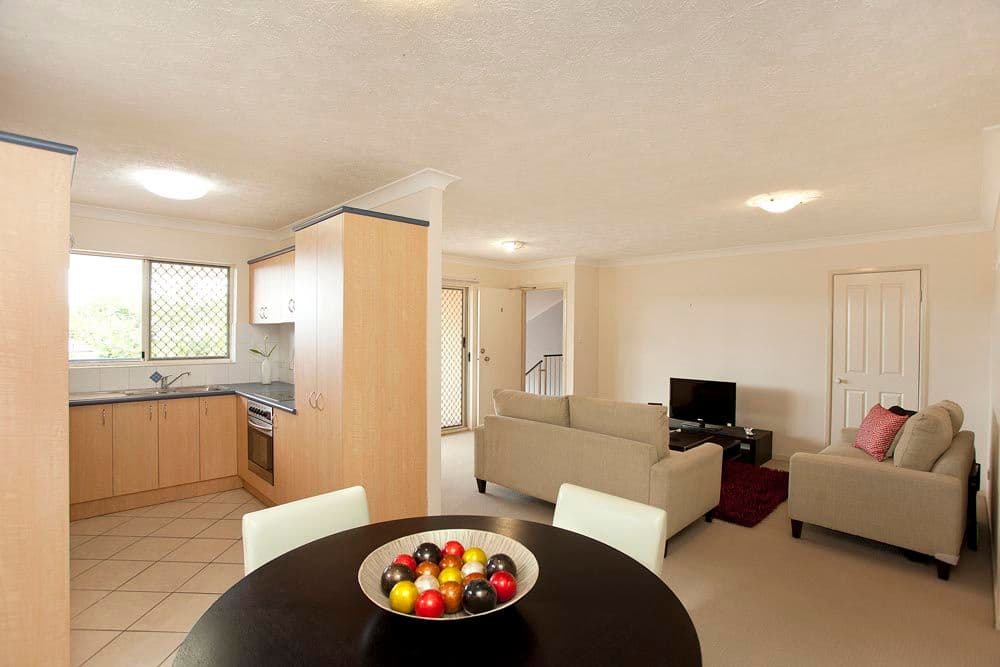 18 Dorinda Street, GREENSLOPES QLD 4120, Greenslopes - Thumbnail 6