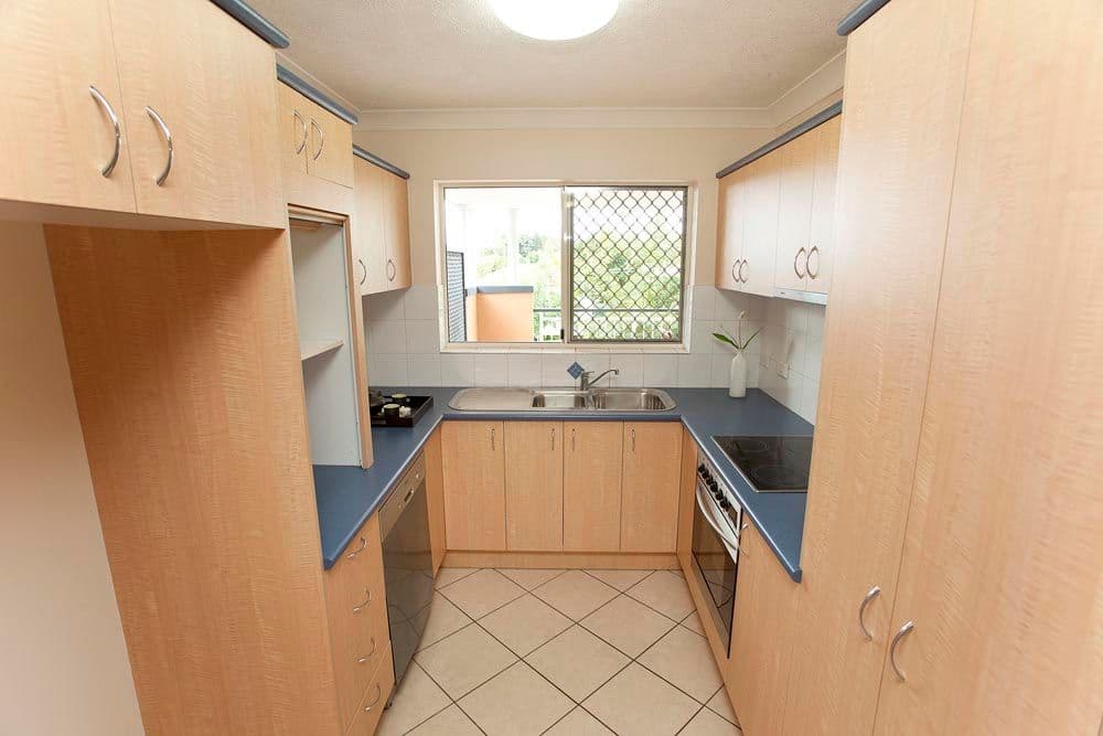 18 Dorinda Street, GREENSLOPES QLD 4120, Greenslopes - Thumbnail 7