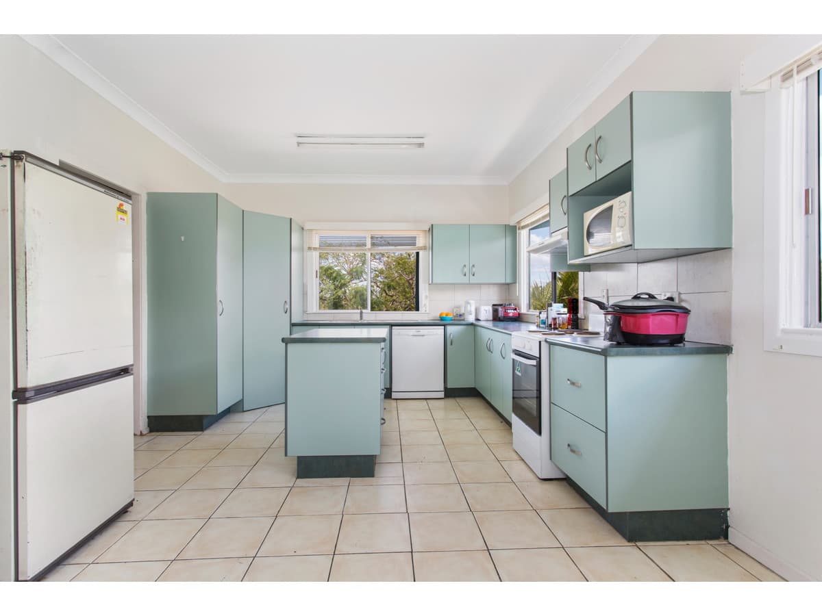 40 Lauga Street, PARK AVENUE QLD, Park Avenue - Thumbnail 2
