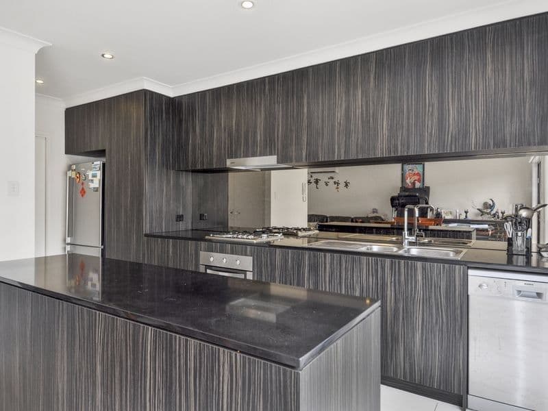 18 Archipelago Street, Pacific Pines QLD 4211, Pacific Pines - Thumbnail 4