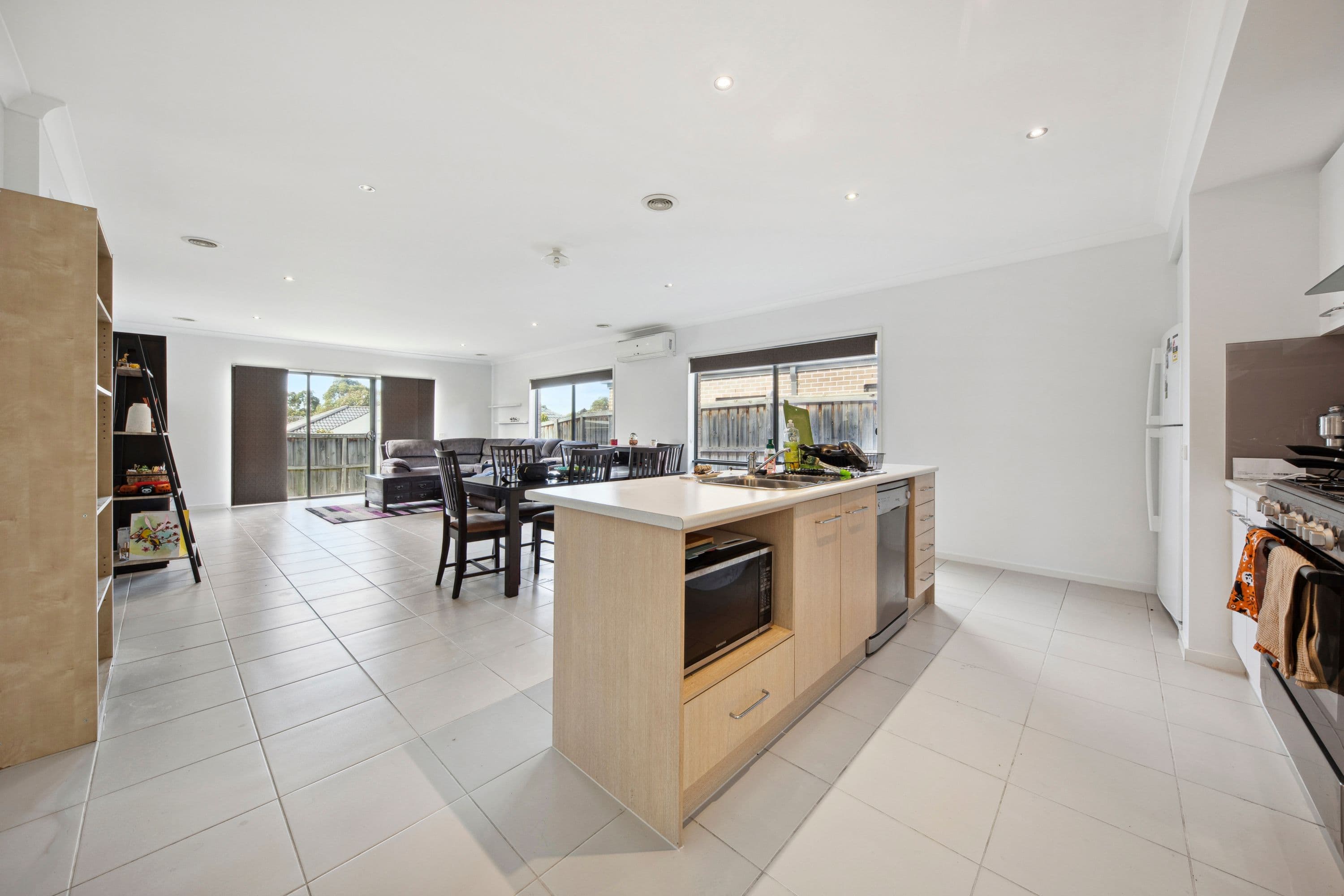 5 Embling Street, Pakenham VIC 3810, Pakenham - Thumbnail 4