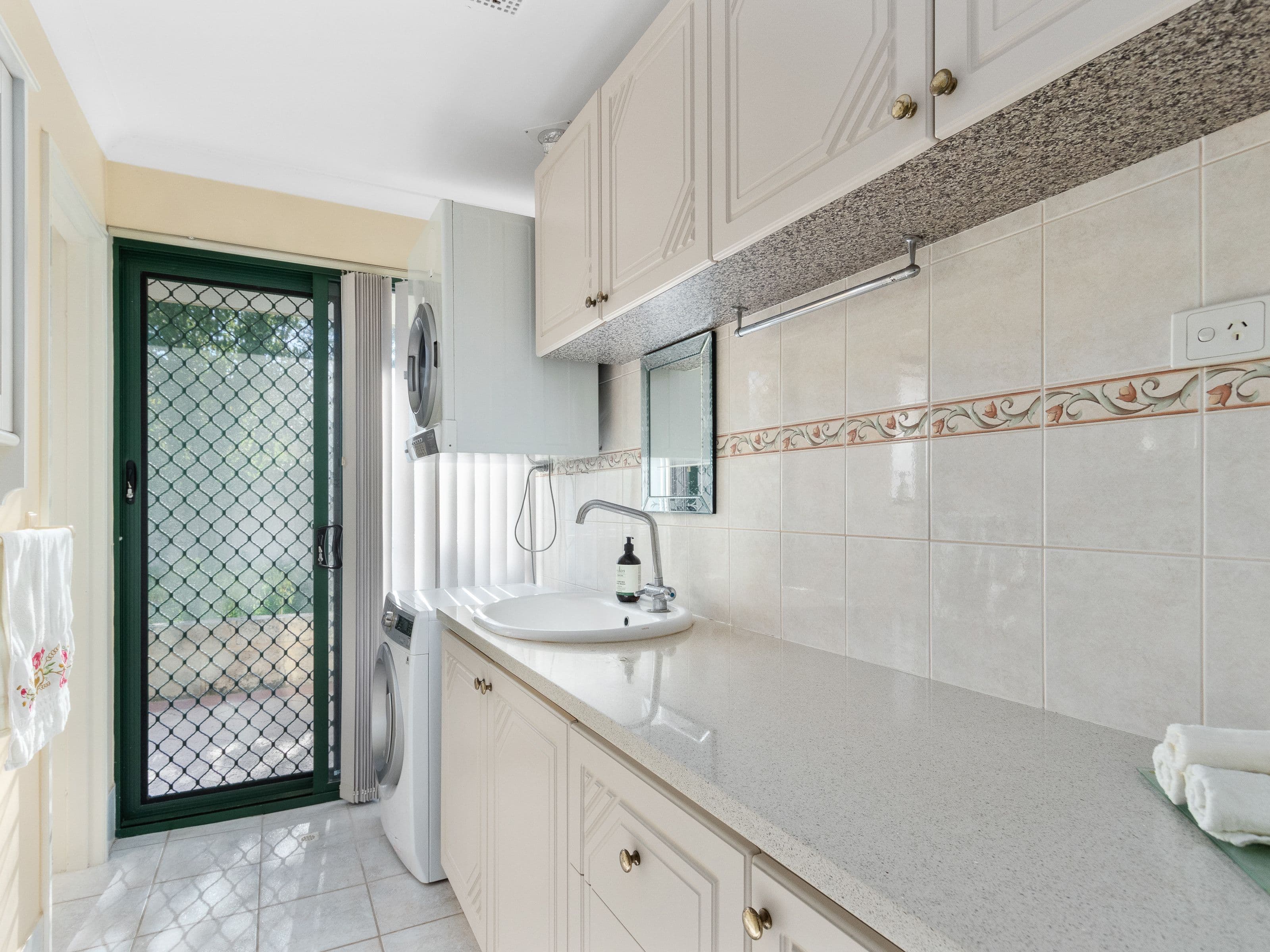 8 Dabchick Close, East Cannington WA 6107, East Cannington - Thumbnail 5