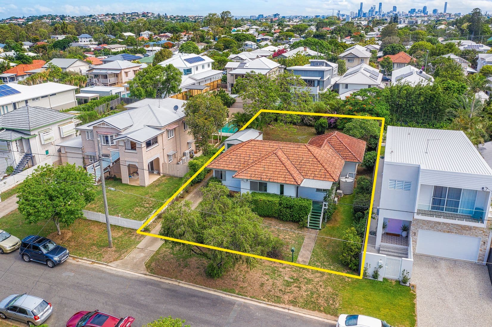 35 Thirteenth Avenue, Kedron QLD 4031, Kedron - Thumbnail 2