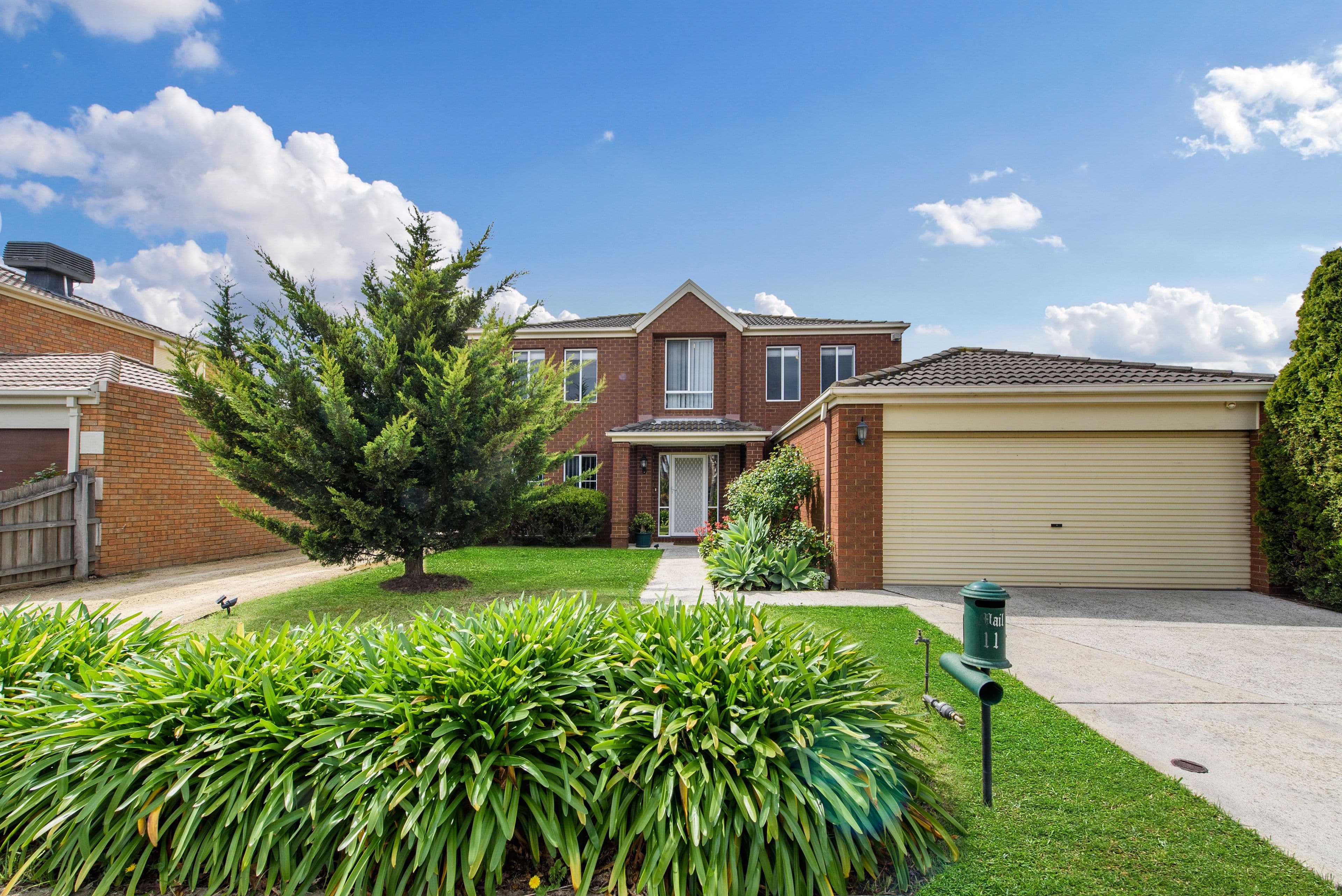 11 Honeysuckle Avenue, Hillside VIC 3037, Hillside - Image 1