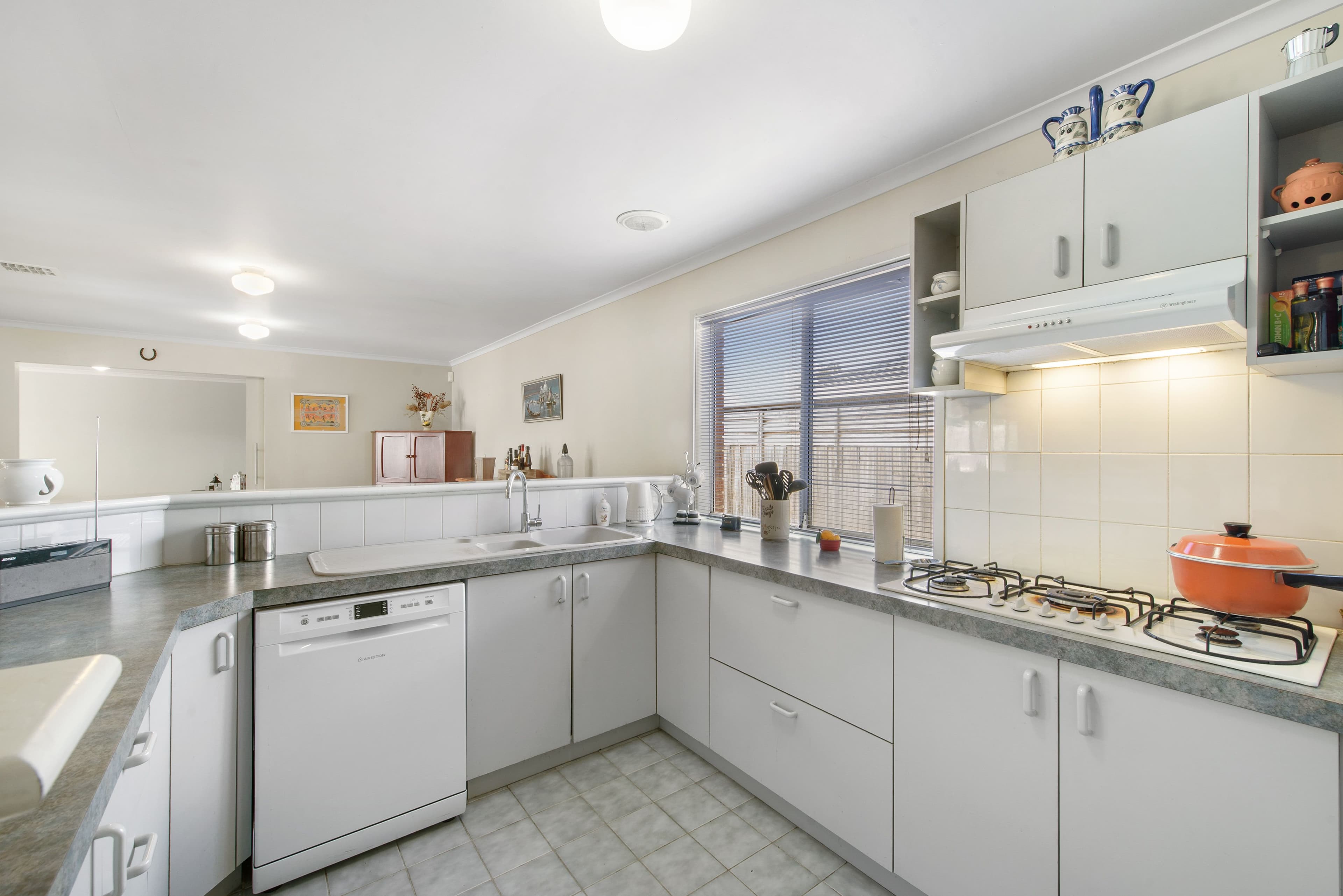 11 Honeysuckle Avenue, Hillside VIC 3037, Hillside - Thumbnail 5