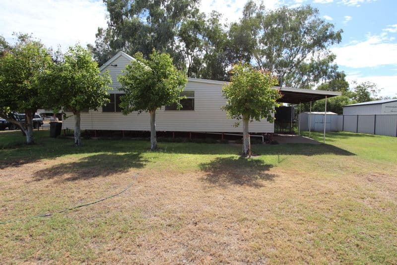 110 Watson Street, Charleville QLD 4470, Charleville - Thumbnail 2