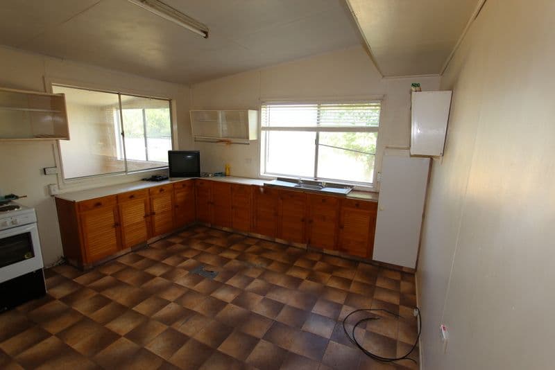110 Watson Street, Charleville QLD 4470, Charleville - Thumbnail 3