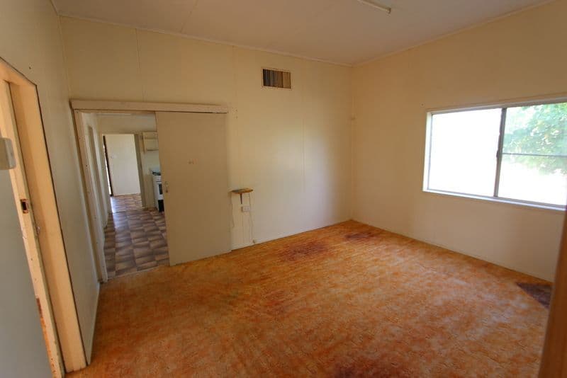 110 Watson Street, Charleville QLD 4470, Charleville - Thumbnail 5