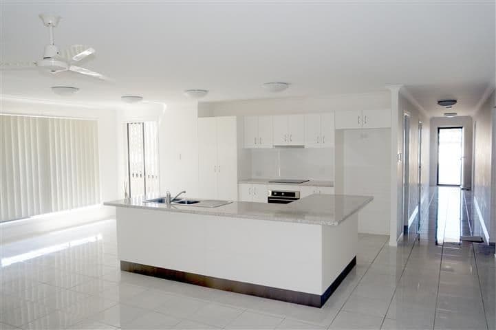 34 Iris Road, Kirkwood QLD 4680, Kirkwood - Thumbnail 2