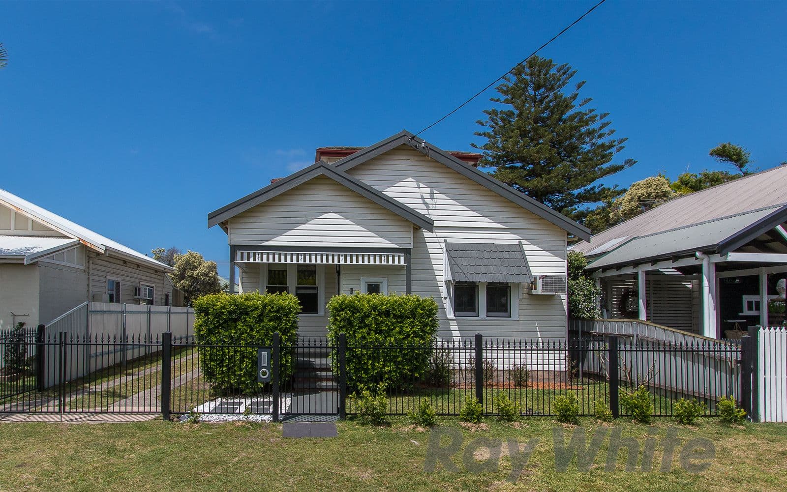 6 Murray Square, Mayfield - Image 1