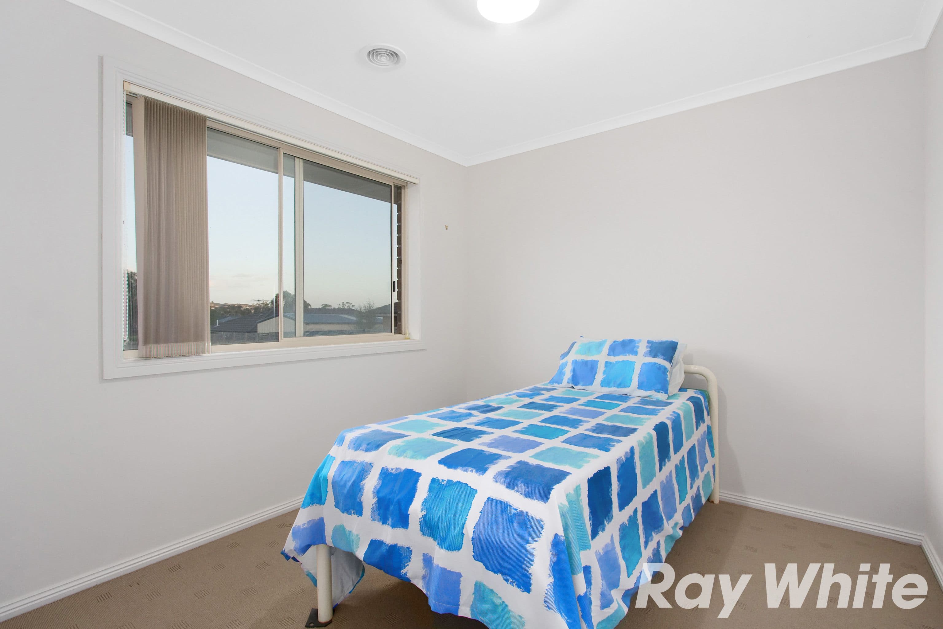 136 Ahern Road, Pakenham VIC 3810, Pakenham - Thumbnail 7