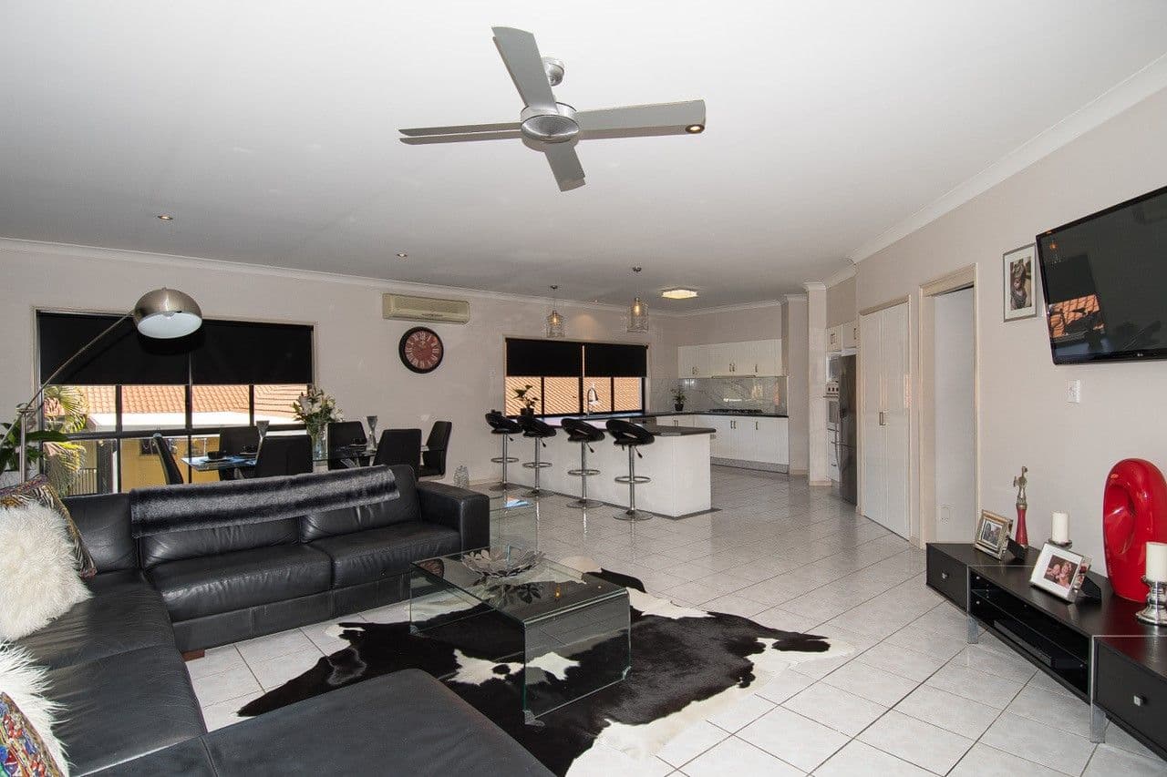 10 Nottinghill Gate Drive, Arundel QLD 4214, Arundel - Thumbnail 6