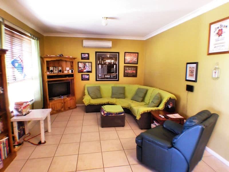 3  Knight Avenue, SILKSTONE QLD 4304, Silkstone - Thumbnail 3