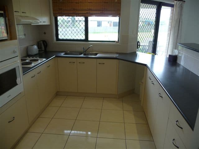 3 Eastwood Place, HIGHFIELDS QLD 4352, Highfields - Thumbnail 2