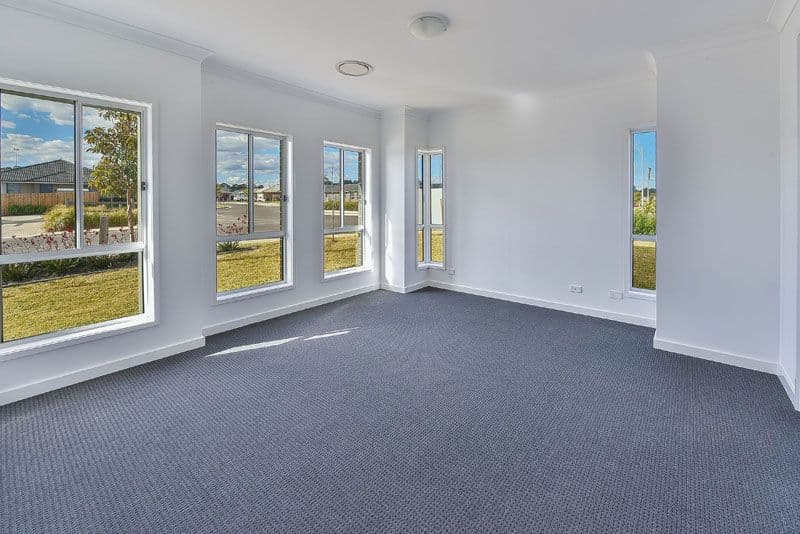 34 Easton Avenue, Spring Farm NSW 2570, Spring Farm - Thumbnail 3