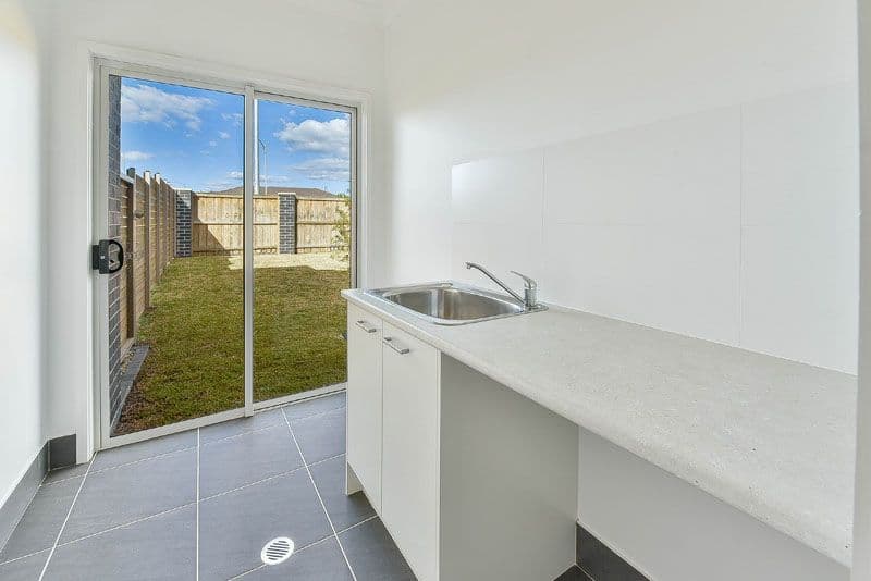 34 Easton Avenue, Spring Farm NSW 2570, Spring Farm - Thumbnail 5