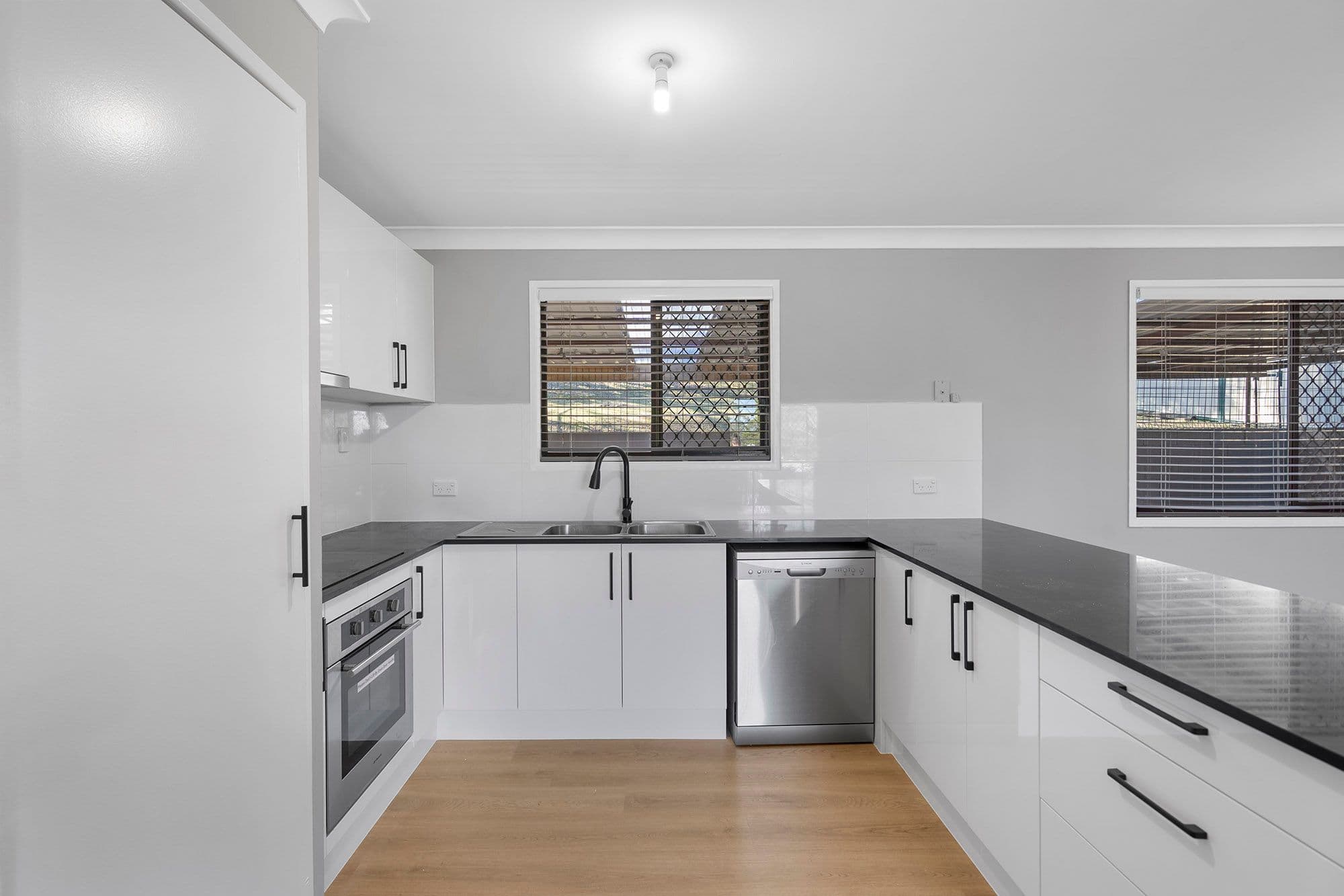 24 Antares Avenue, Kingston QLD 4114, Kingston - Thumbnail 2