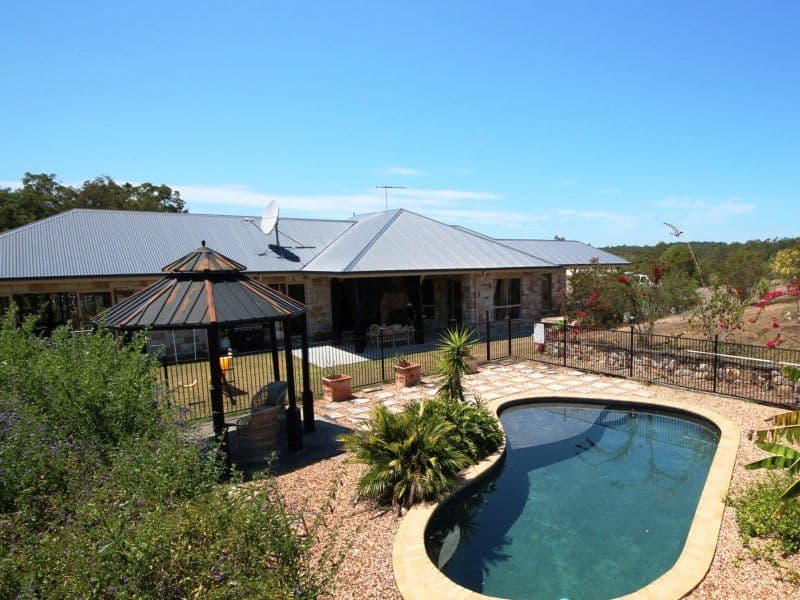 2 Brownlow Court, CASHMERE QLD 4500, Cashmere - Thumbnail 2