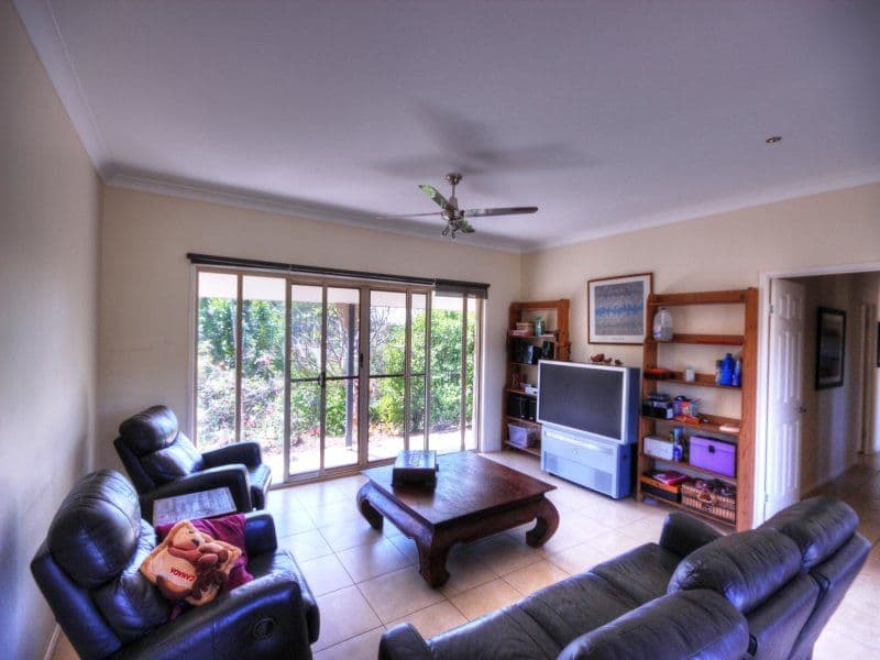 2 Brownlow Court, CASHMERE QLD 4500, Cashmere - Thumbnail 5