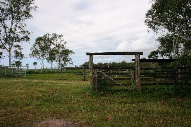886 Sarina Beach Road, SARINA QLD 4737, Sarina Beach - Thumbnail 3