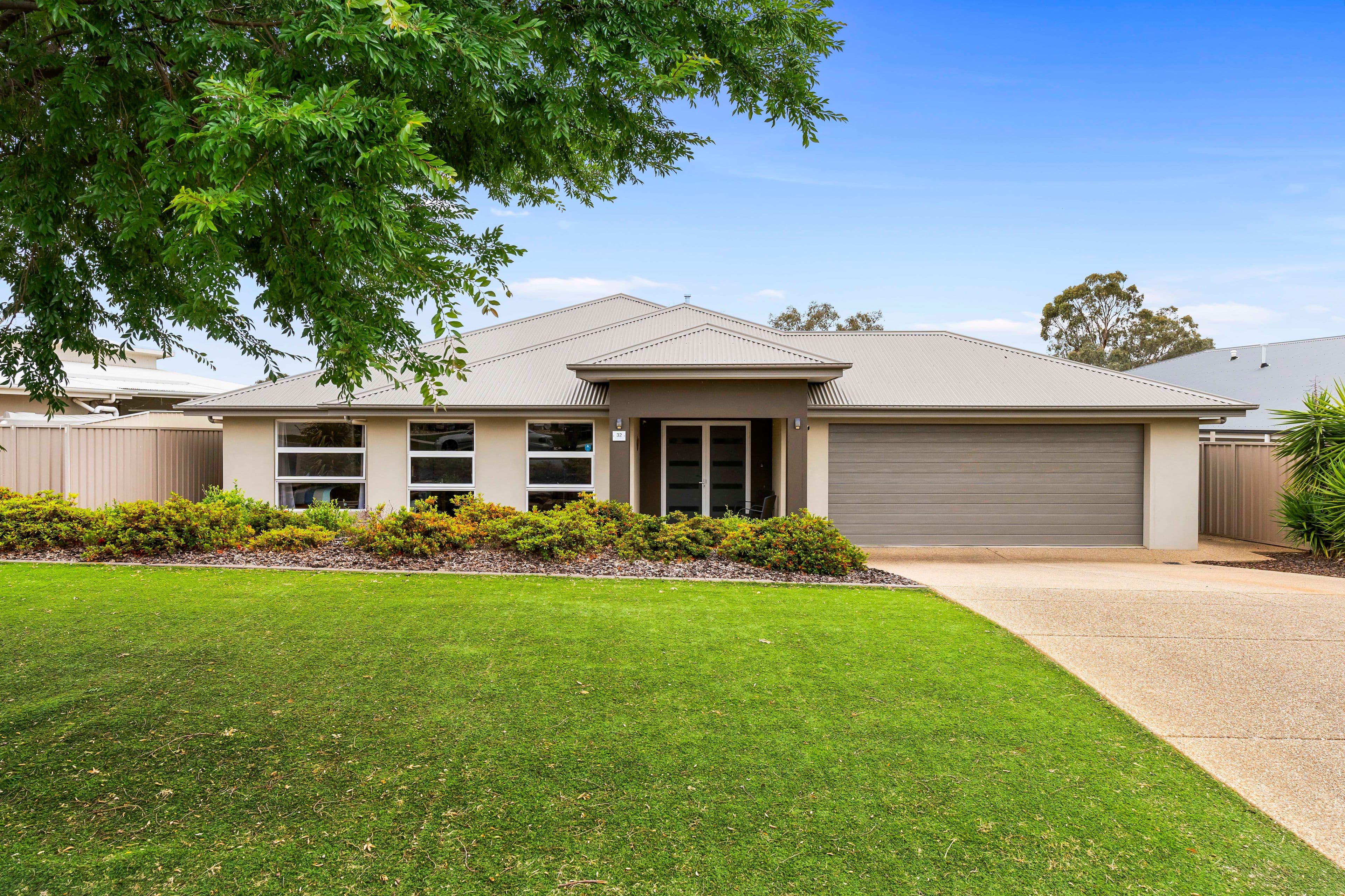32 Barton Avenue, Lloyd NSW 2650, Lloyd - Image 1