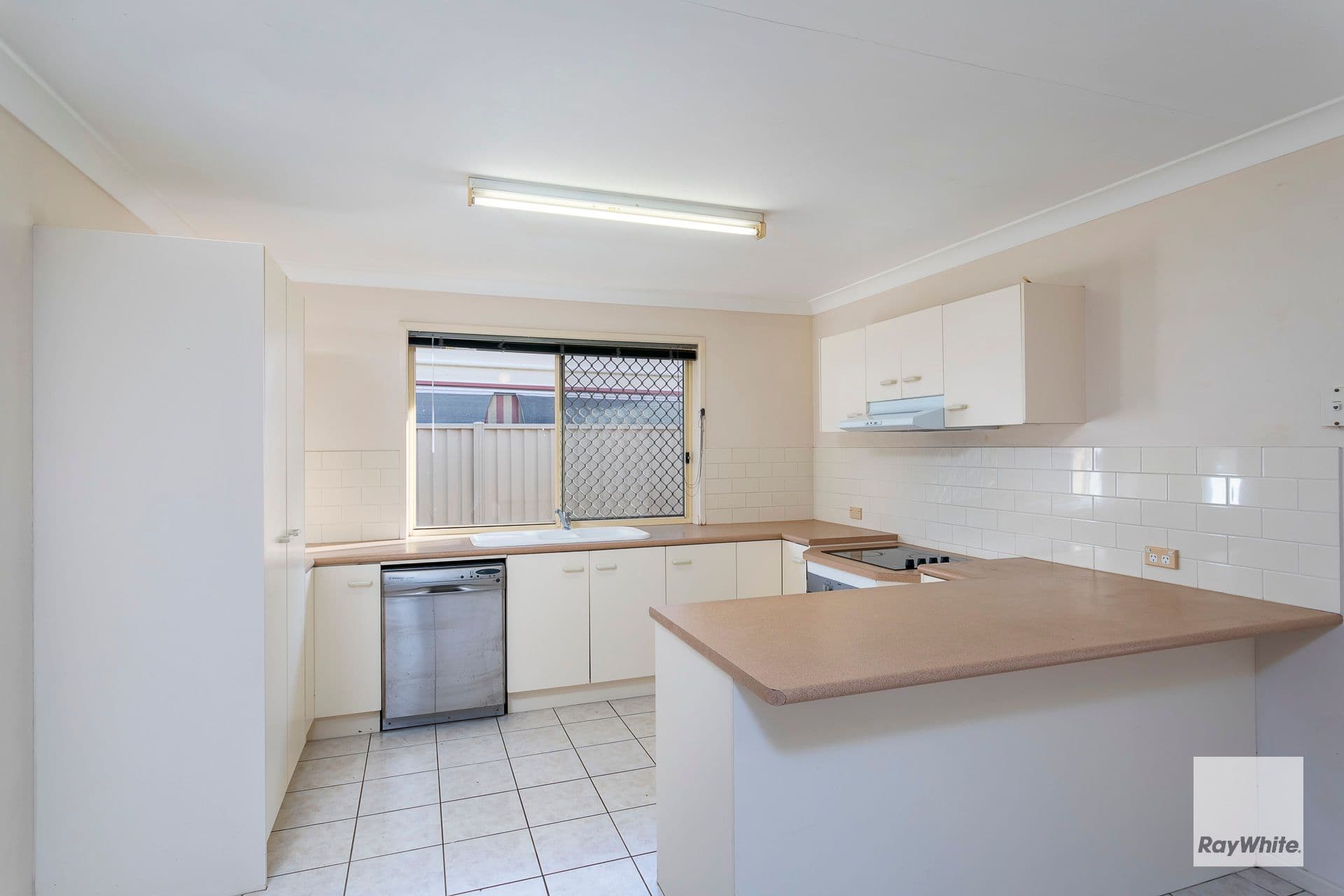 9 Tea Tree Court, Victoria Point QLD 4165, Victoria Point - Thumbnail 3