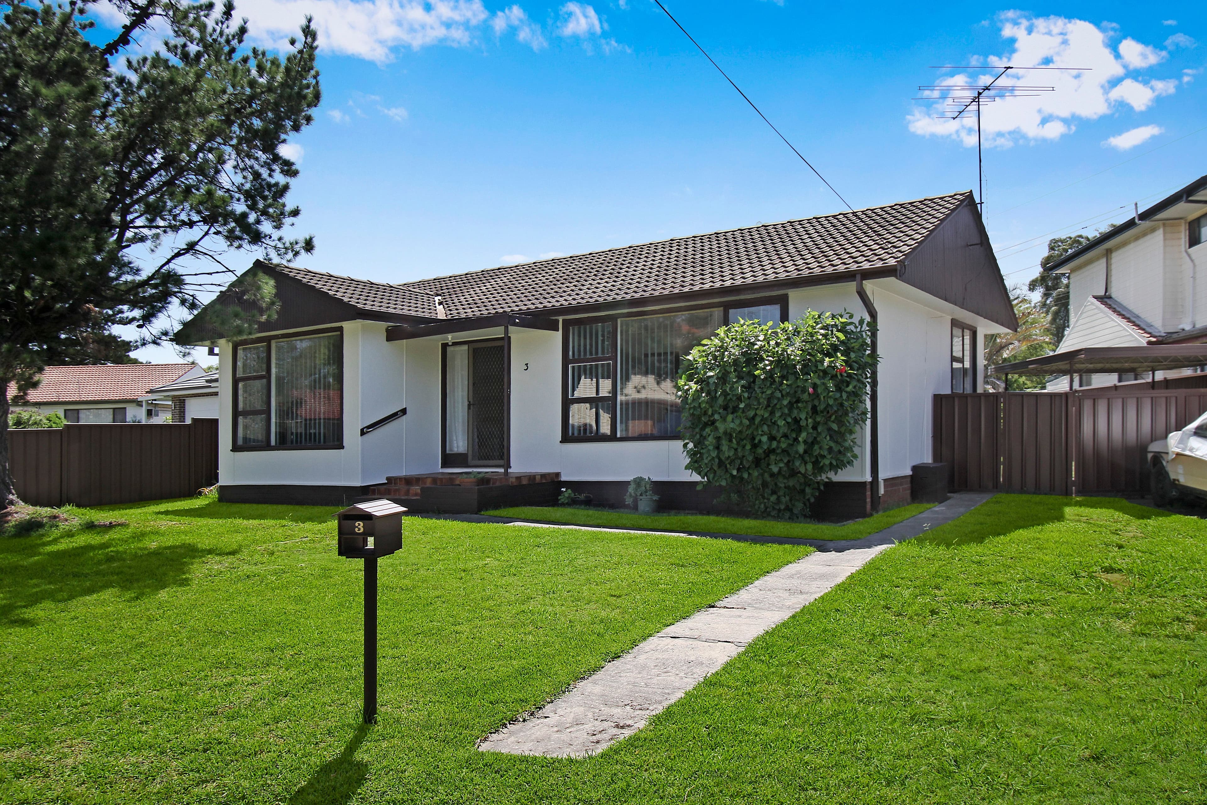 3 Siandra Avenue, Fairfield NSW 2165, Fairfield - Thumbnail 2