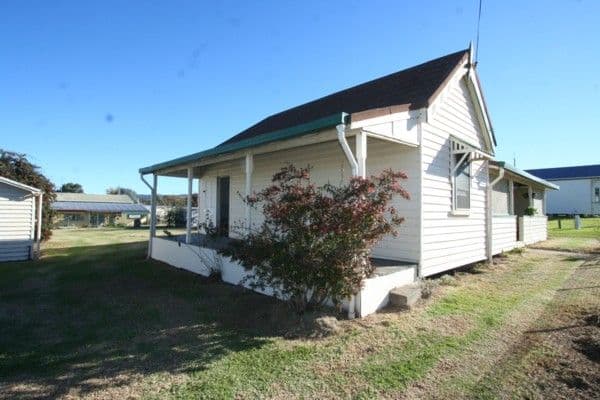 29 Railway Street, TENTERFIELD NSW 2372, Tenterfield - Thumbnail 2
