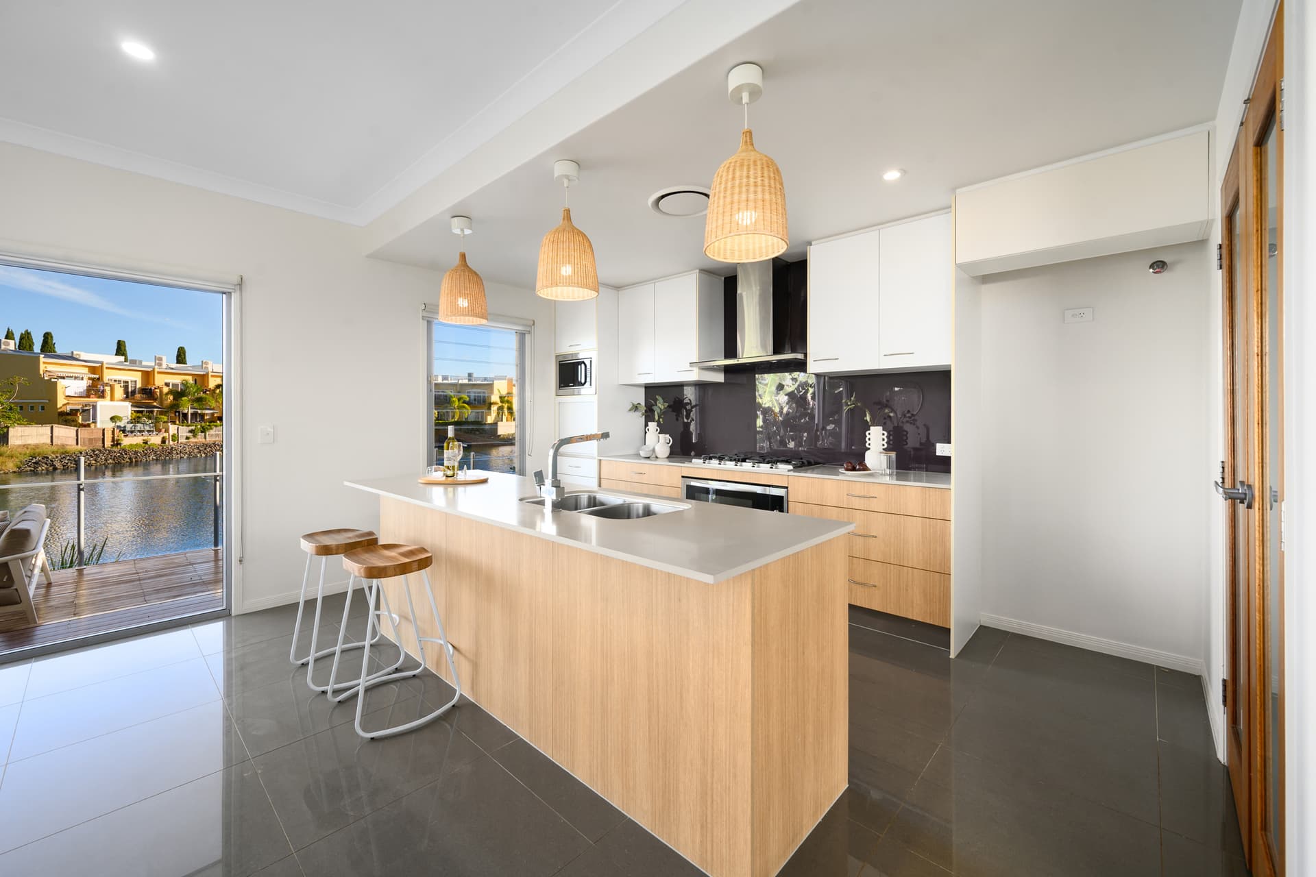 12 Mariner Avenue, Hope Island, QLD, 4212, Hope Island - Thumbnail 3